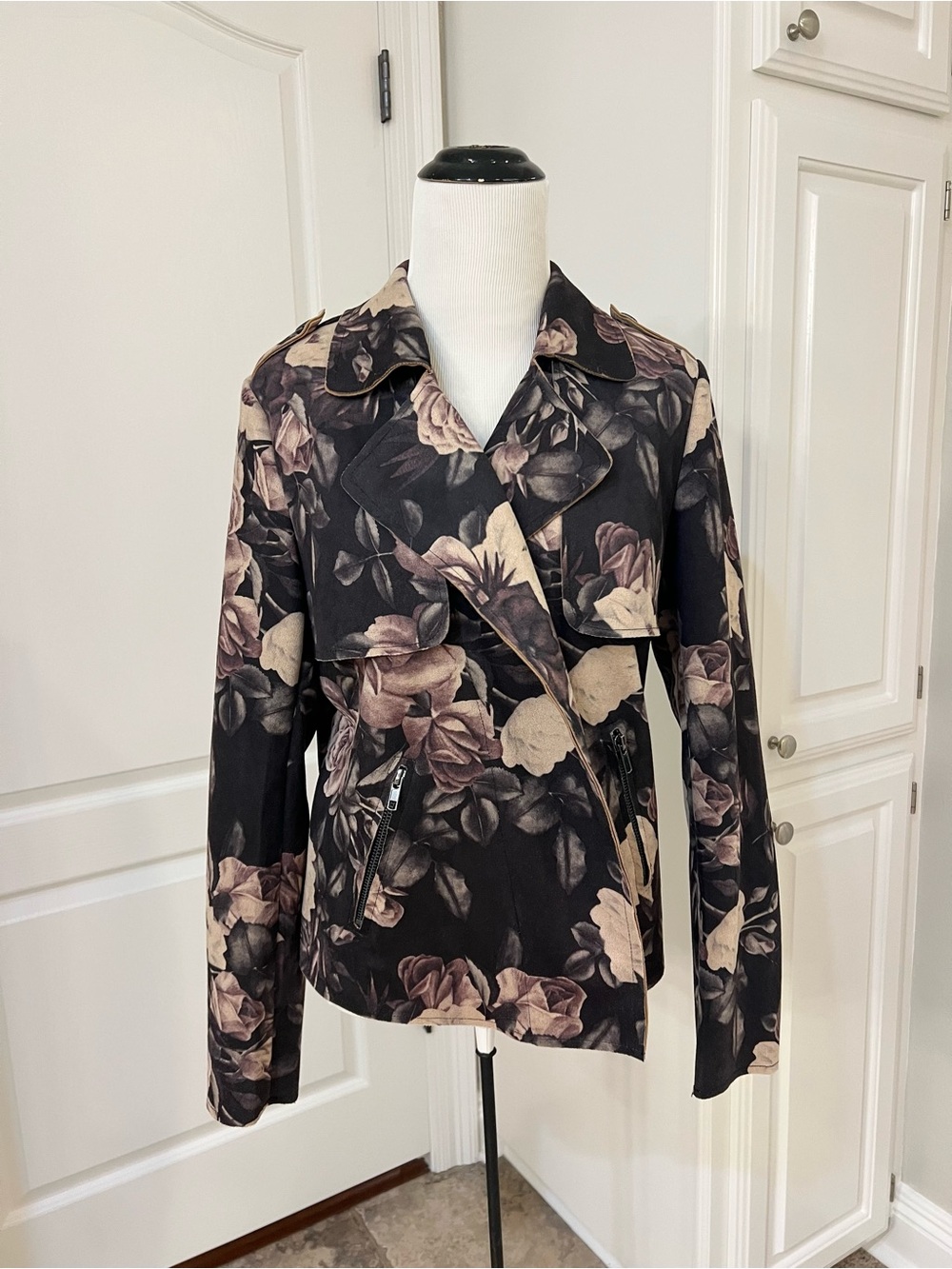SOLITAIRE Floral Print Black Moto Jacket